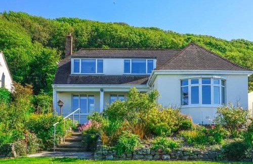 Westleigh House | Nicosia House with sea views.
