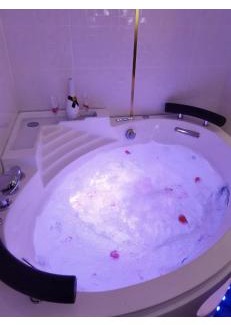 Ventabrun Apartment | Nid d'amour baignoire/jacuzzi