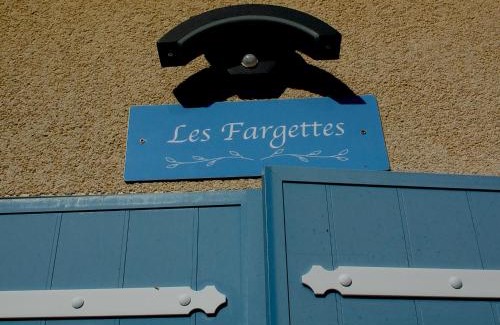 Veyras Apartment | Nid douillet - LES FARGETTES - superbe vue - charmante petite maison avec jardin - 2 pièces à Privas