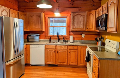 Rockbridge Cabin | Nido Cabin - Close to attractions, Hot Tub, Game Room, Massage Chair