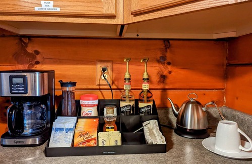 Rockbridge Cabin | Nido Cabin - Close to attractions, Hot Tub, Game Room, Massage Chair