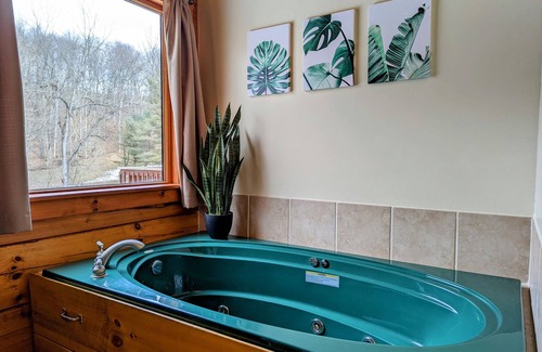 Rockbridge Cabin | Nido Cabin - Close to attractions, Hot Tub, Game Room, Massage Chair
