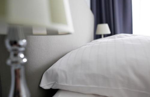 West Berlin Centre Apartment | NIEB by ROCKCHAIR Apartments l SUPERHOST Status l 3 Bedrooms Boxspringbeds 3 Bathrooms in Center "Kurfürstendamm" - Cozy Family & Business Flair welcomes you!