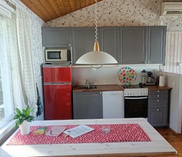 Tampere Apartment | Niemi-Kapee Mansikka - Cozy cottage by the lake