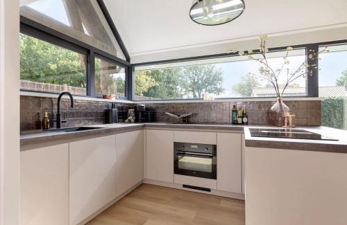 Ouddorp House | NIEUW! Mooie gezinsvriendelijke villa met ruime tuin!