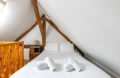 Lassay-sur-Croisne Apartment | Nigaudière estate: Les Callunes - Beauval & Castle