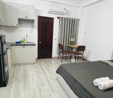 Downtown Ho Chi Minh City House | Night Owl - Thu Khoa Huan