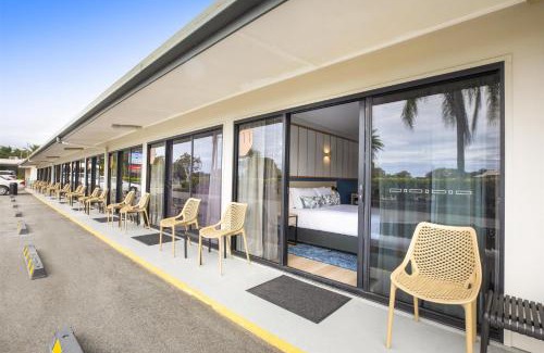 Queens Beach Hotel | Nightcap at Queens Beach Hotel