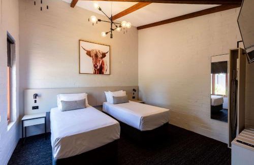 Bluff Point Hotel | Nightcap at Wintersun Hotel