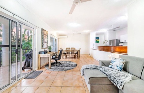 Nightcliff Condo | Nightcliff Foreshore: Pool ~ Outdoor Dining ~ BBQ