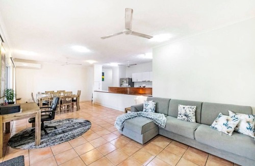 Nightcliff Condo | Nightcliff Foreshore: Pool ~ Outdoor Dining ~ BBQ