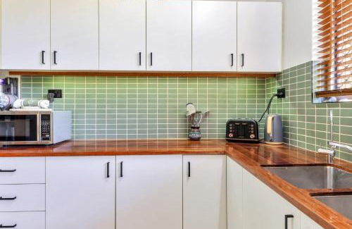 Nightcliff Apartment | Nightcliff Getaway with Free WiFi