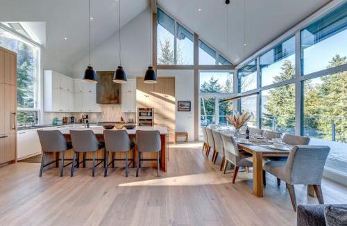 Blueberry Hill House | Nighthawk 3343