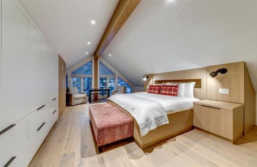 Blueberry Hill House | Nighthawk 3343