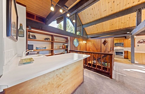 Tahoe Sierra Estates House | Nightingale Retreat in Tahoe City by Tahoe Getaways - Pet-Friendly w/Private Beach
