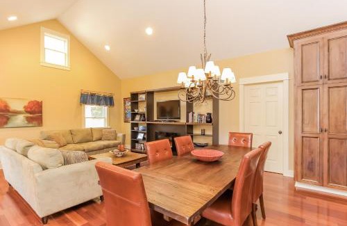 Saugatuck Apartment | Nightingale