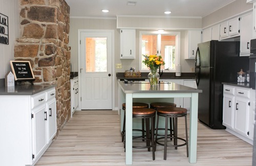 Flippin House | NIGHTLY RATE DROP - Large Family Home with Private Dock and Launch Ramp