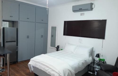 Kimberley House | Nikita's Self-catering Haven 2
