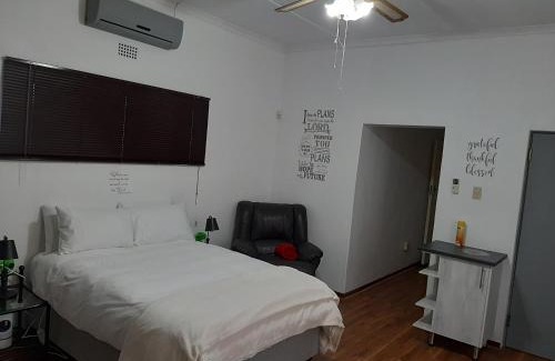 Kimberley House | Nikita's Self-catering Haven 2