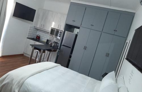 Kimberley House | Nikita's Self-catering Haven 2