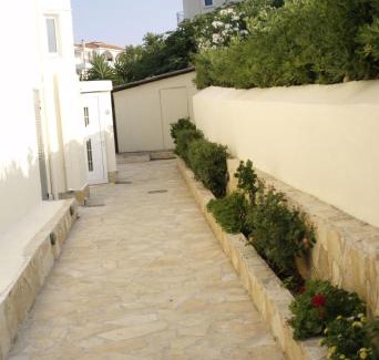 Porto Rafti Hotel | Nikolaki Rooms