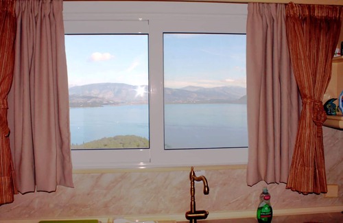 Agni Apartment | Nikolas House with sweeping views of the sea