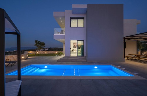 Agia Marina Villa | Nikolioudis Luxury Villa Spirit - 900m From Agia Marina Beach