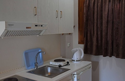 Gialiskari Apartment | Nikos Studio 5 - Studio Apartment, Sleeps 3