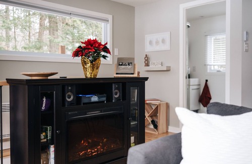 St-Adolphe-d'Howard Ski Chalet | Niksen Cabins for 2 people on the lake