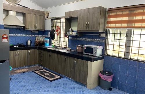 Kampung Salak House | Nilai Bronizam Homestay