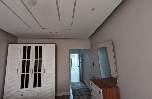 Cairo Apartment | Nile Retreat The perfect Nile and Pyramids View in Maadi شقة فندقية علي النيل مباشرة