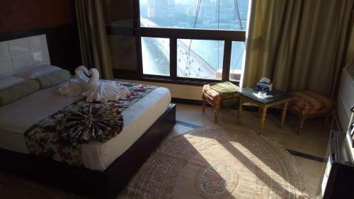 Al Manial Hotel | Nile sky hotel and suites