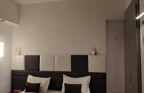 Noida Hotel | Nimantrana
