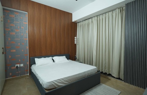 Noida Hotel | Nimantrana