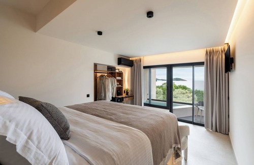 Skiathos Town Hotel | Nimfi Suites