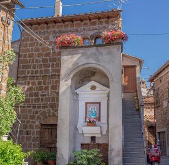 Barbarano Romano Bed & Breakfast | Nina's Guest House