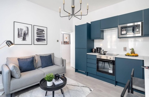 Nine Elms Apartment | Nine Elms, London - Modern Three Bedroom Apartment