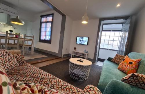 Lousa House | NinePlace by LouzanPlace's