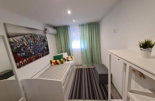 Lousa House | NinePlace by LouzanPlace's