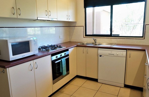 Exmouth House | Ningaloo Breeze Villa 3 - 3 Bedroom Fully Self-Contained Holiday Accommodation