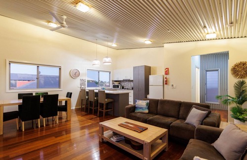 Exmouth House | Ningaloo - Just a stroll from Exmouth's town beach