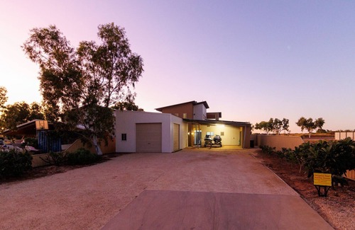 Exmouth House | Ningaloo - Just a stroll from Exmouth's town beach