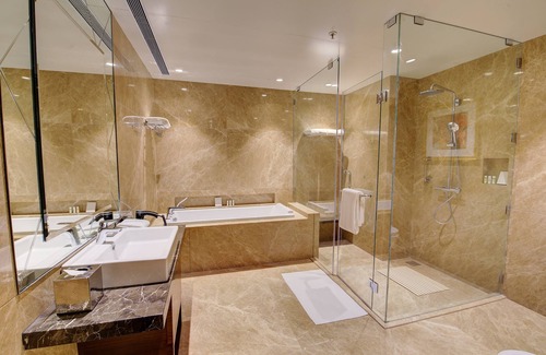Vile Parle East Hotel | Niranta Airport Transit Hotel & Lounge Terminal 2 Arrivals