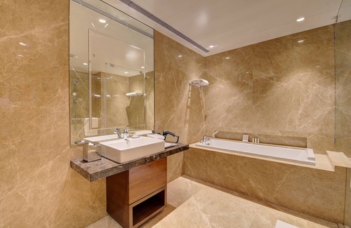 Vile Parle East Hotel | Niranta Airport Transit Hotel & Lounge Terminal 2 Arrivals