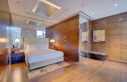 Vile Parle East Hotel | Niranta Transit Hotel Mumbai Airport - At Arrivals