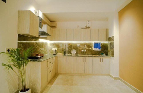 Kasauli Apartment | Nirvaan Cove ! Scenic 2bhk Apartment ! Mountain View ! Roof Top Restaurant ! Kasauli