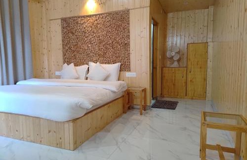 Banjar Other | Nirvana by The River, Tirthan Valley