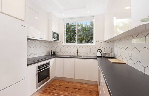 Avoca Beach Apartment | Nirvana Court 3 - Beachfront Location