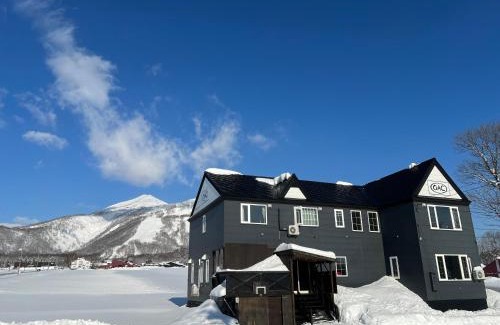 Niseko House | Niseko OAC Lodge