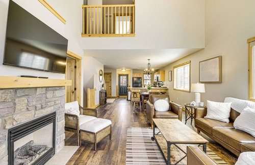 Lake Shore House | Nisswa Townhome w/Boat Slip + Gull Lake Access!